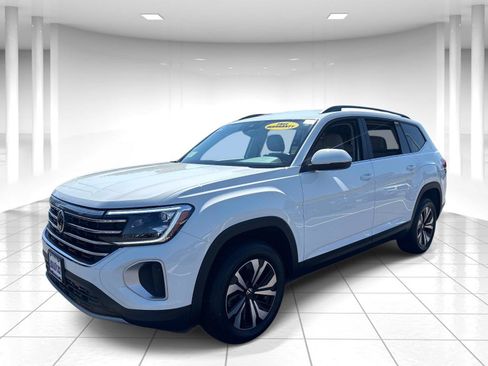 Certified 2024 Volkswagen Atlas SE AWD/4WD image 10