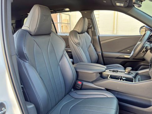Used 2025 Lexus TX 500h AWD w/ Technology Package image 36