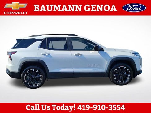 Used 2025 Chevrolet Equinox RS w/ Safety and Technology Package AWD/4WD image 4