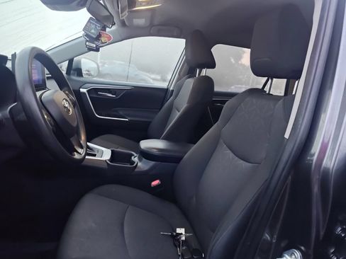 Used 2024 Toyota RAV4 XLE AWD/4WD image 6