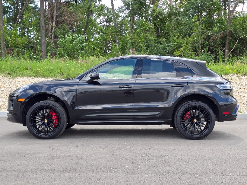 Used 2023 Porsche Macan GTS AWD/4WD image 2