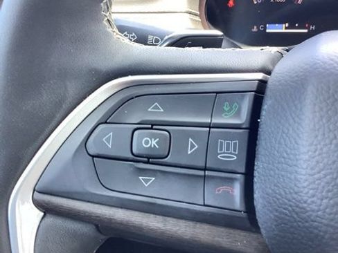 Certified 2023 Jeep Grand Cherokee Limited AWD/4WD image 27