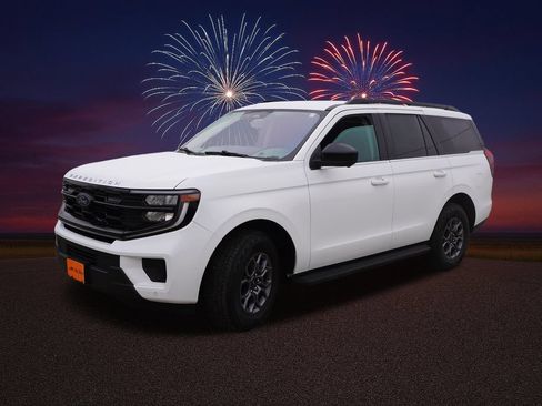 Certified 2025 Ford Expedition Active AWD/4WD image 11