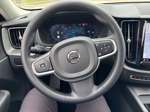 Certified 2025 Volvo XC60 B5 Core image 26