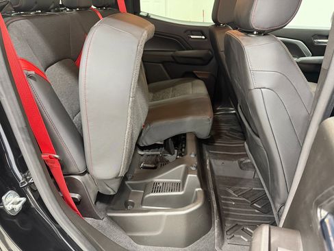 Used 2023 Chevrolet Colorado Z71 w/ Z71 Convenience Package 2 image 32