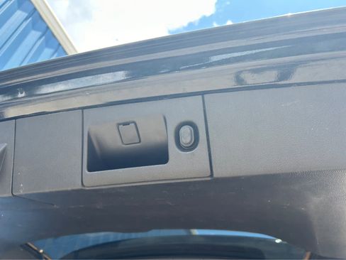 Used 2018 Chevrolet Tahoe LT image 26