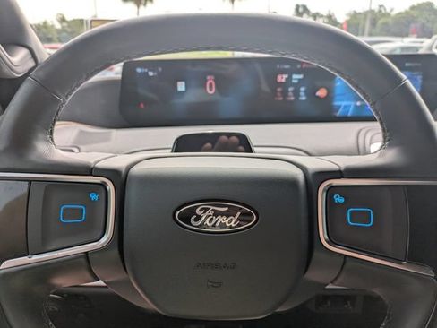Used 2025 Ford Expedition Tremor AWD/4WD image 33