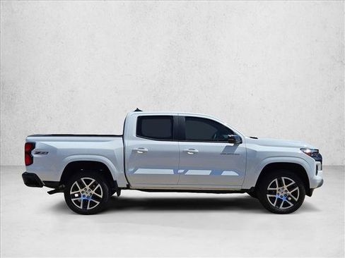 Used 2023 Chevrolet Colorado Z71 w/ Z71 Convenience Package 2 AWD/4WD image 4