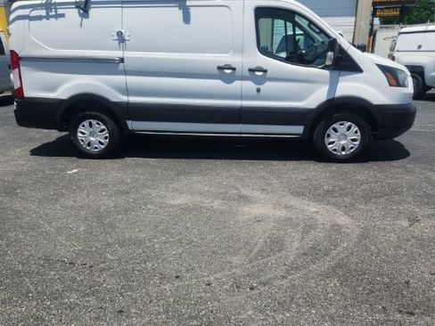 Used 2016 Ford Transit 250 130 Low Roof RWD image 2