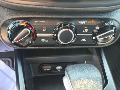 Used 2022 Kia Soul LX FWD image 27