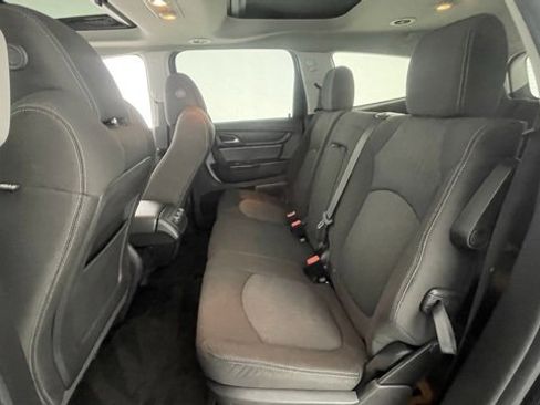 Used 2016 Chevrolet Traverse LT w/ Style and Technology Package image 45