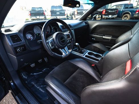 Used 2012 Dodge Challenger SRT8 image 17