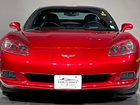 Used 2005 Chevrolet Corvette Coupe w/ Preferred Equipment Group RWD image 17