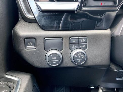 Used 2026 GMC Sierra 1500 SLT RWD image 33