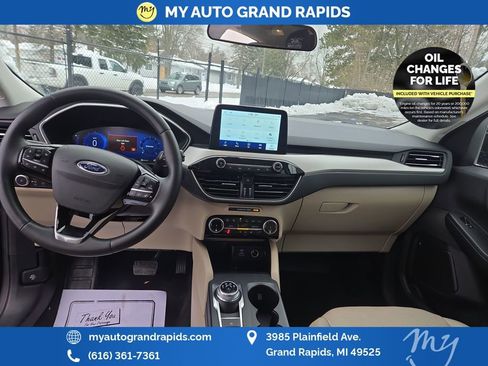 Used 2022 Ford Escape SEL w/ Technology Package image 12