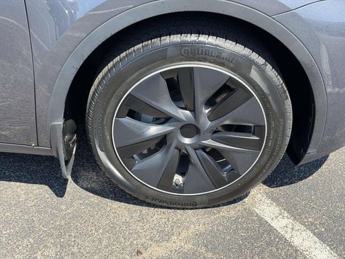 Used 2023 Tesla Model Y Long Range AWD/4WD image 24