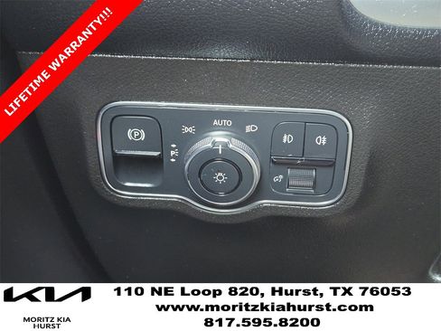 Used 2021 Mercedes-Benz GLB 250 4MATIC image 24