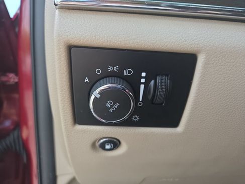 Used 2021 Jeep Grand Cherokee Overland AWD/4WD image 30