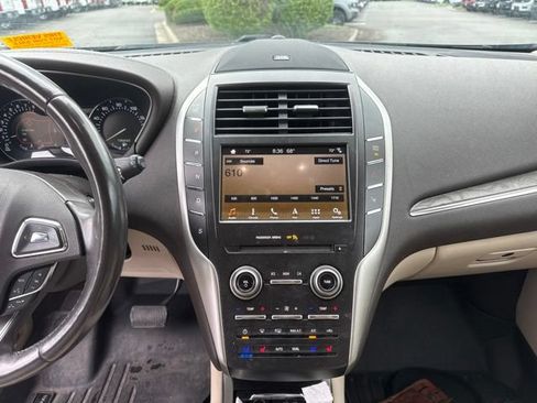 Used 2019 Lincoln MKC Reserve AWD/4WD image 18
