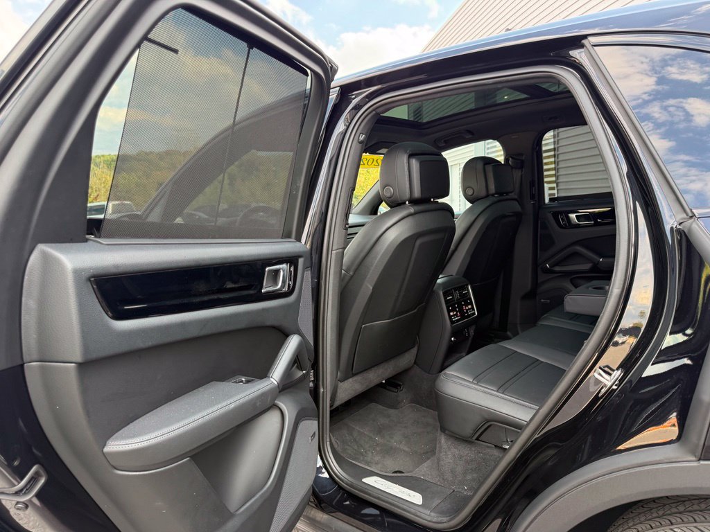 Used 2021 Porsche Cayenne AWD/4WD image 21