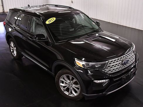 Used 2023 Ford Explorer Limited w/ Limited Technology Package image 13