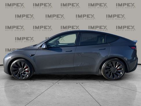 Used 2023 Tesla Model Y Long Range image 2
