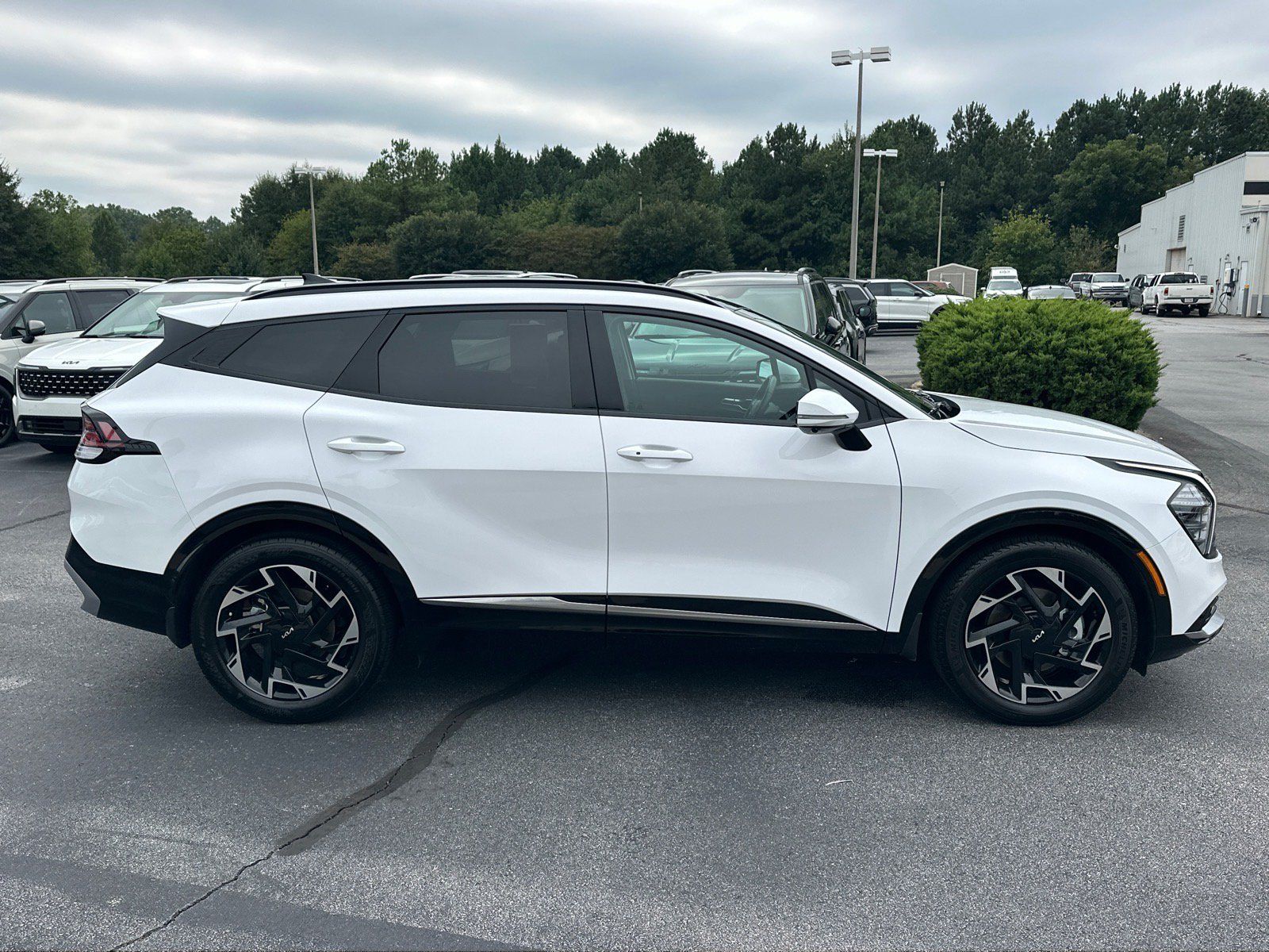 Certified 2025 Kia Sportage SX FWD image 2