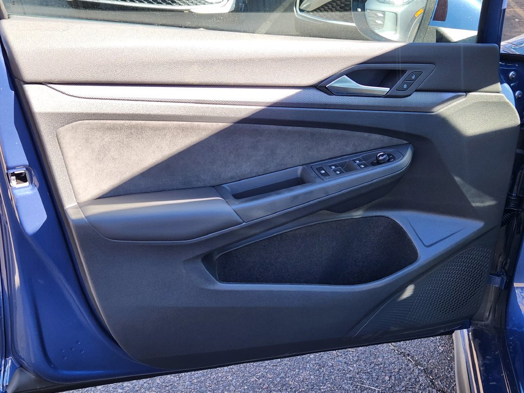 New 2026 Volkswagen GTI SE FWD image 8