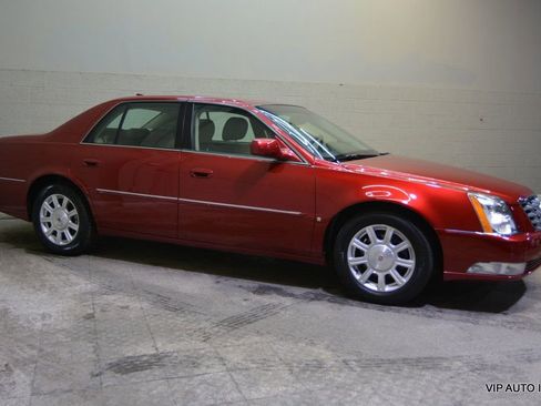 Used 2010 Cadillac DTS image 29