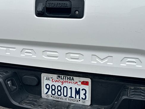 Certified 2022 Toyota Tacoma SR image 29