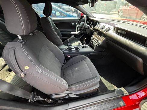 Used 2019 Ford Mustang Coupe RWD image 16