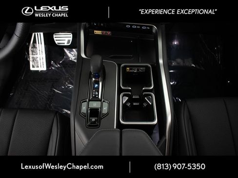 Used 2026 Lexus TX 500h AWD w/ Technology Package image 32