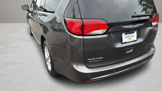 Used 2017 Chrysler Pacifica Touring-L Plus w/ Tire & Wheel Group FWD image 41