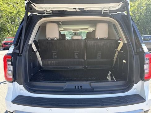 Used 2024 Ford Expedition Limited AWD/4WD image 25