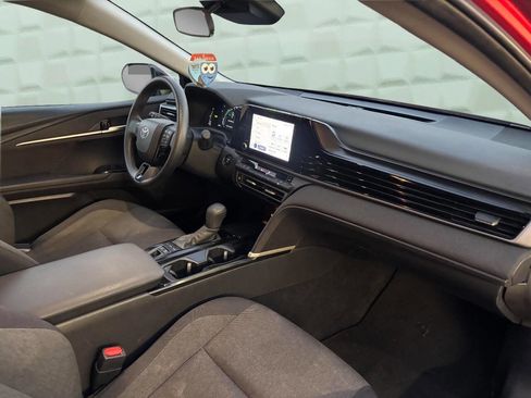 Used 2025 Toyota Camry LE image 13