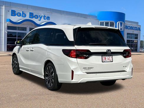 New 2026 Honda Odyssey Elite image 3