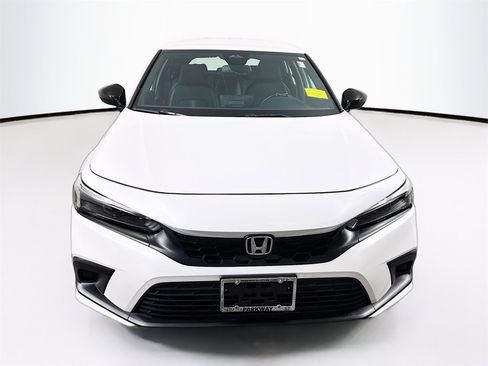 Used 2024 Honda Civic Sport image 2