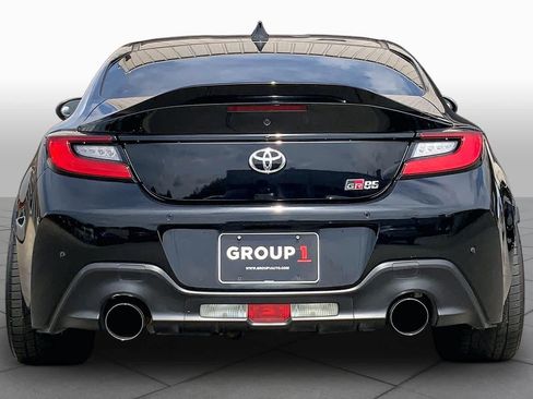 Used 2022 Toyota GR86 Premium RWD image 5