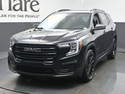 Used 2023 GMC Terrain SLE w/ Driver Convenience Package FWD image 7