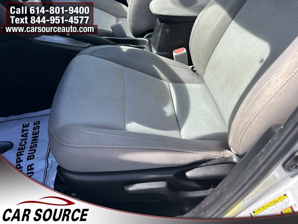 Used 2016 Toyota Corolla LE FWD image 10