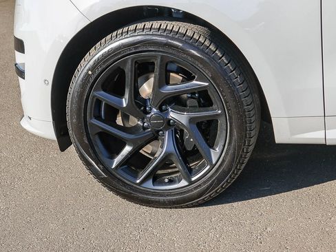 New 2026 Land Rover Range Rover Sport Dynamic SE AWD/4WD image 8