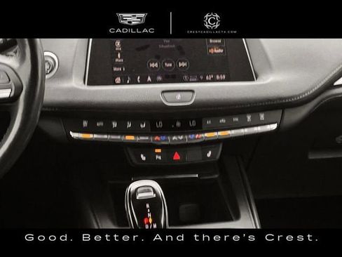 Used 2023 Cadillac XT4 Luxury w/ Cold Weather Package FWD image 18