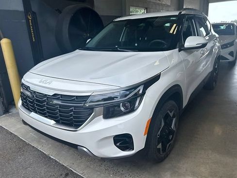 Certified 2024 Kia Seltos EX FWD image 7