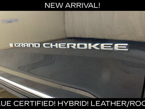Used 2022 Jeep Grand Cherokee Summit AWD/4WD image 10