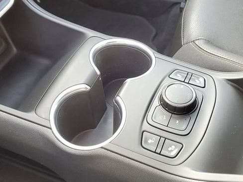 Used 2020 GMC Terrain SLT image 34