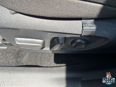 Used 2025 Toyota RAV4 XLE FWD image 22