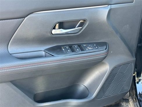 New 2026 Nissan Kicks SR image 21