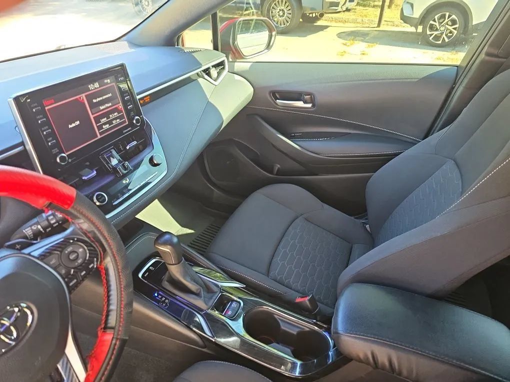 Used 2021 Toyota Corolla SE w/ Special Edition FWD image 27