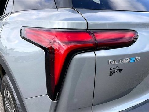 Certified 2024 Chevrolet Blazer EV LT AWD/4WD image 28