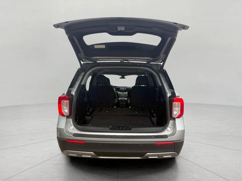 Used 2021 Ford Explorer XLT image 10